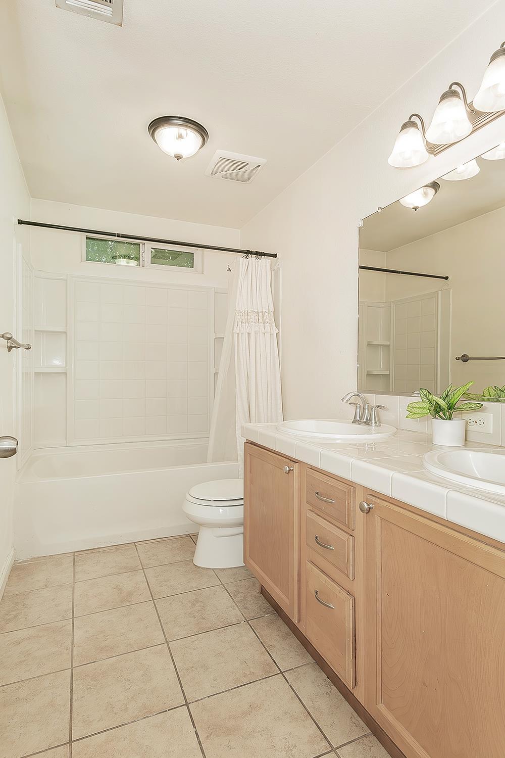 180 East Carpenter Avenue Reedley, CA 93654 - Photo 22 of 40