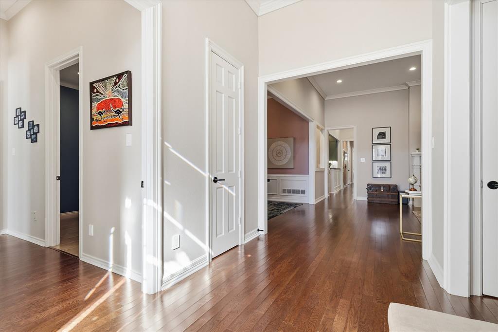 6009 Fallsview Lane Dallas, TX 75252 - Photo 3 of 37