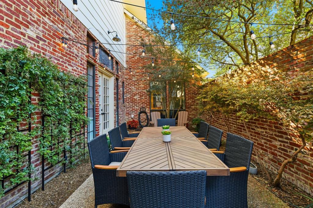 6009 Fallsview Lane Dallas, TX 75252 - Photo 8 of 37