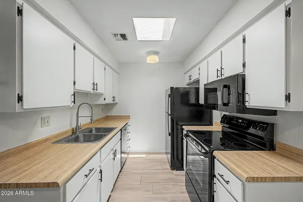$239,999 | 20236 North 6th Drive, Unit 6, Phoenix, AZ 85027