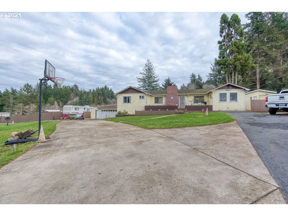 65935 North Bay Road North Bend, OR 97459 - Photo 2 of 32