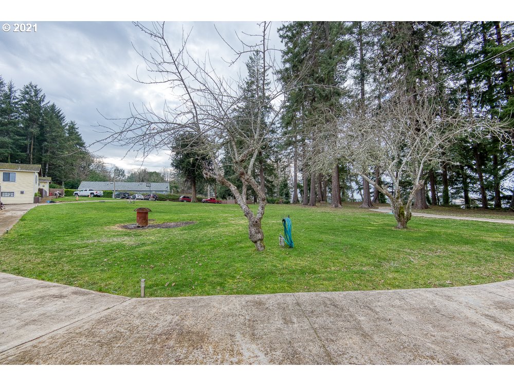 65935 North Bay Road North Bend, OR 97459 - Photo 4 of 32