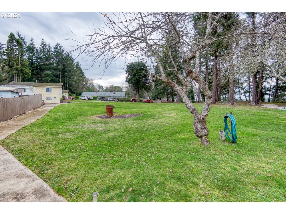 65935 North Bay Road North Bend, OR 97459 - Photo 5 of 32