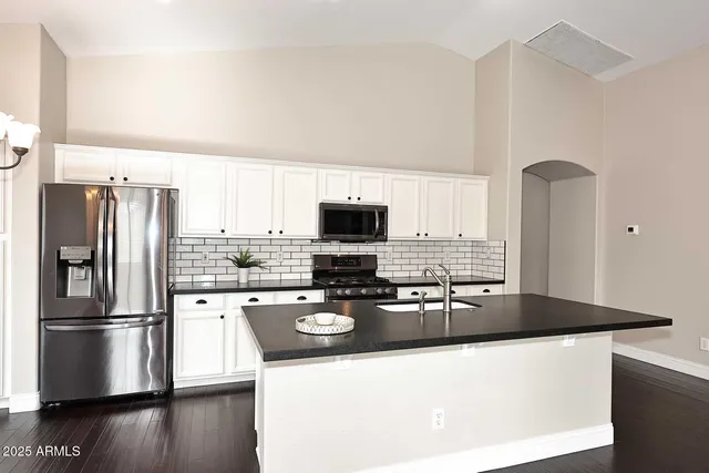 $1,895 | 16945 West Manchester Drive, Surprise, AZ 85374