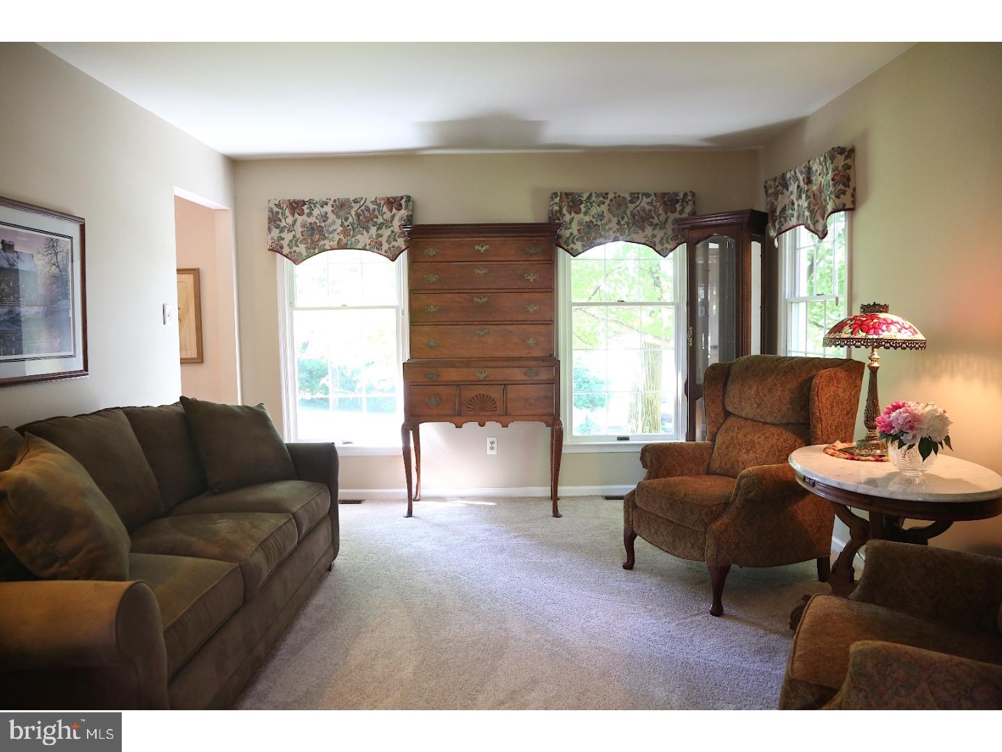 47 Rabbit Run Lane Glenmoore, PA 19343 - Photo 8 of 23 Living Room