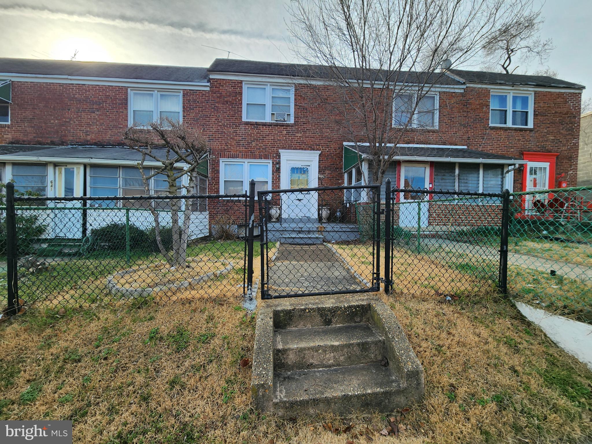 643 Hillview Road Baltimore, MD 21225 - Photo 2 of 17