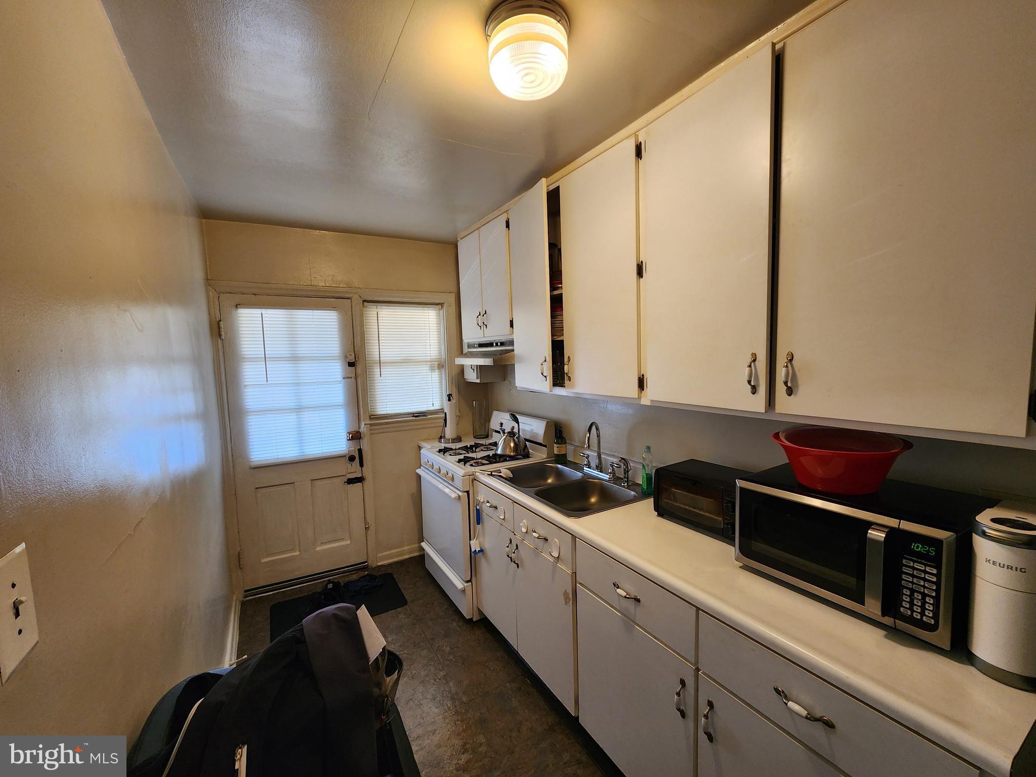 643 Hillview Road Baltimore, MD 21225 - Photo 9 of 17