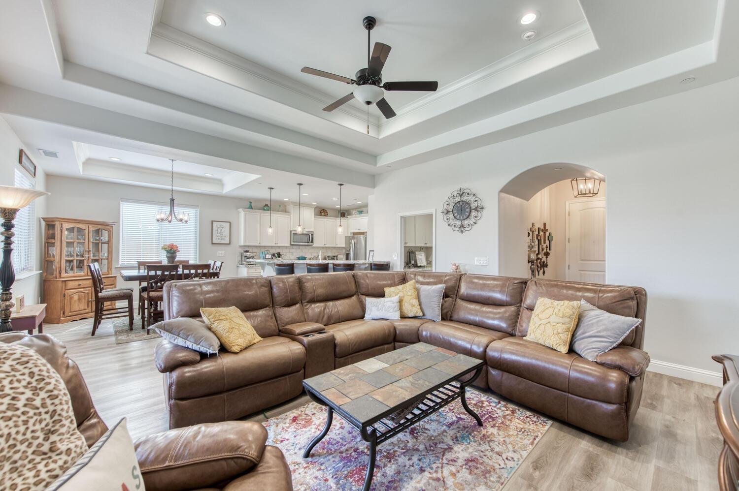 715 Alpine Way Madera, CA 93636 - Photo 4 of 33 Gallery Image 4