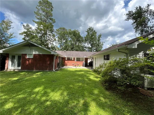 $2,250 | 242 Deval Street, Mandeville, LA 70471