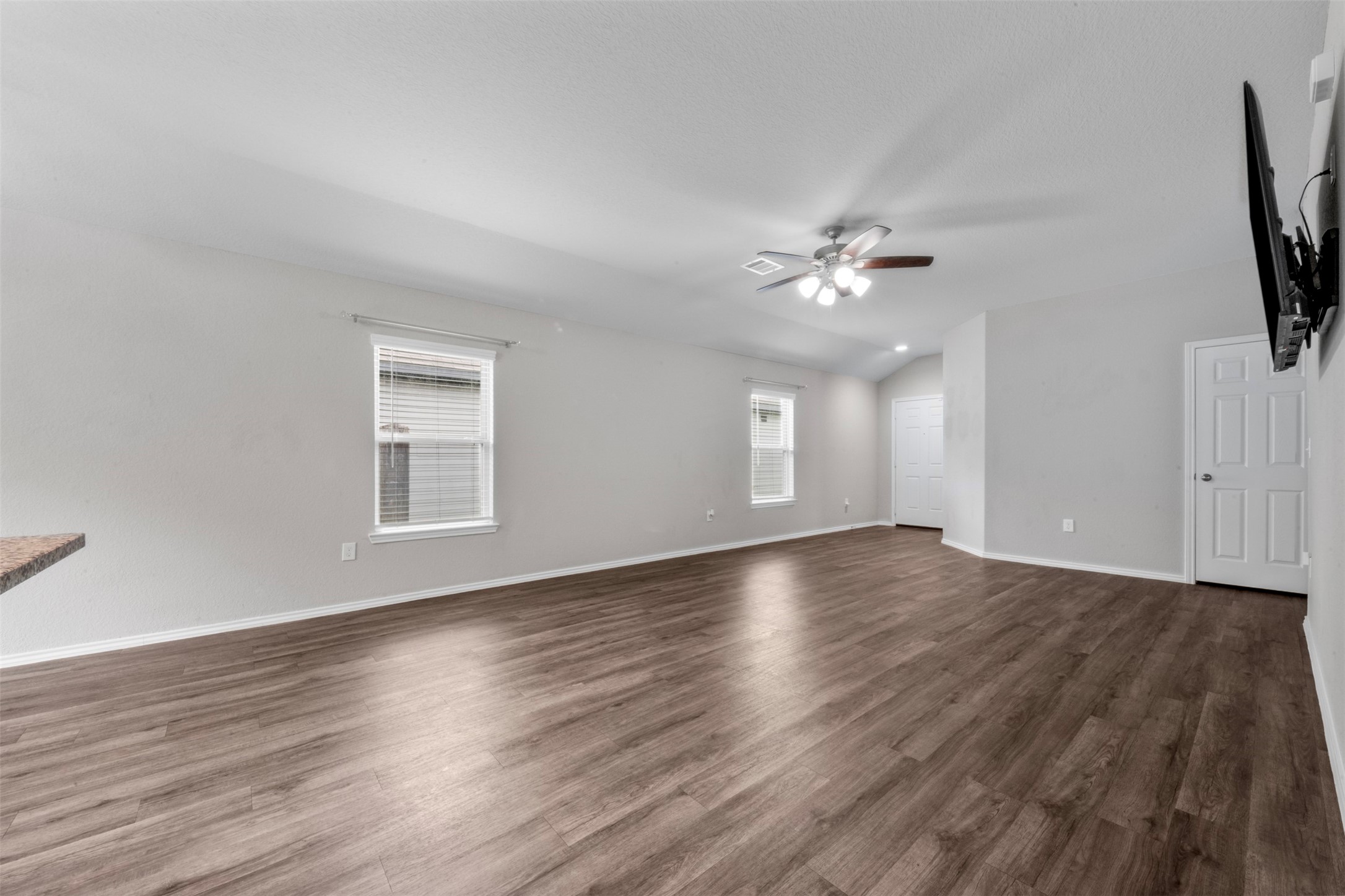 10061 Spring Creek Road Cleveland, TX 77327 - Photo 5 of 27