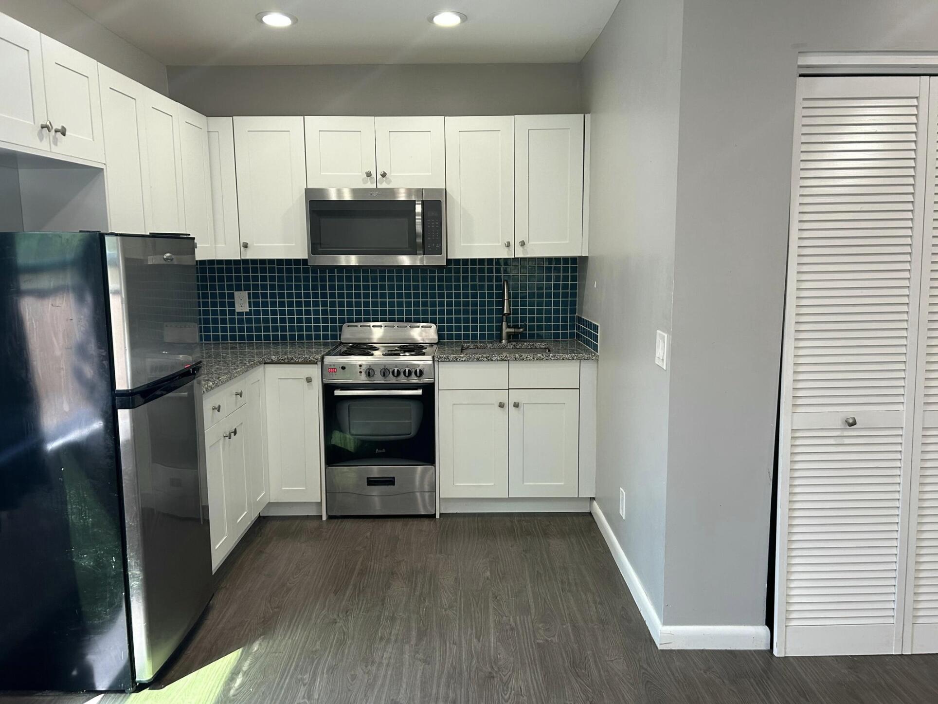 411 Nathan Hale Road, Unit 3 West Palm Beach, FL 33405 - Photo 3 of 8 Screenshot 2026-01-07 at 2.27.48PM