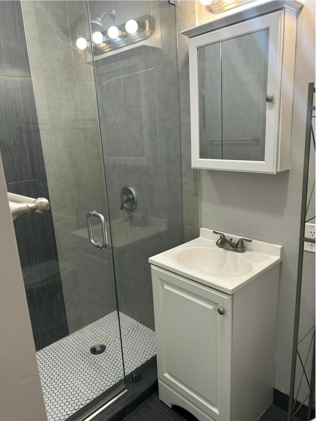 411 Nathan Hale Road, Unit 3 West Palm Beach, FL 33405 - Photo 7 of 8 Screenshot 2026-01-07 at 2.28.22PM