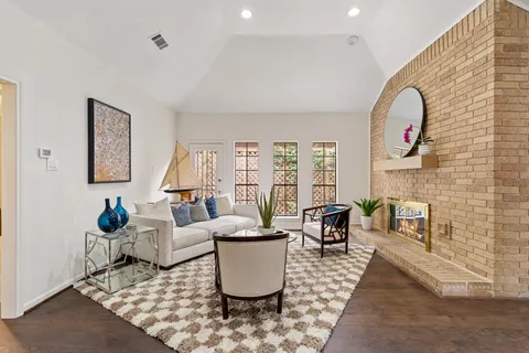 $800,000 | 7416 Kelving Street, Houston, TX 77030
