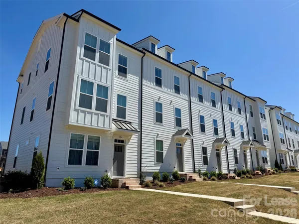 $2,695 | 3212 Drift Street, Charlotte, NC 28278