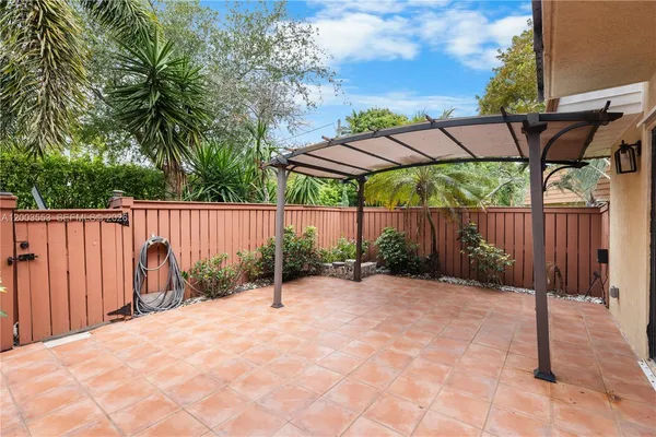 $289,000 | 2971 Southwest 11th Place North, Deerfield Beach, FL 33442