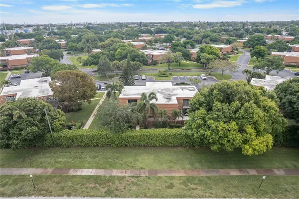 $289,000 | 2971 Southwest 11th Place North, Deerfield Beach, FL 33442