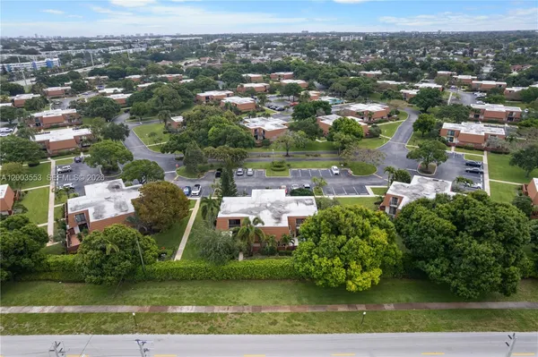 $289,000 | 2971 Southwest 11th Place North, Deerfield Beach, FL 33442