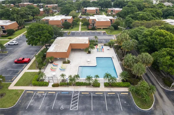 $289,000 | 2971 Southwest 11th Place North, Deerfield Beach, FL 33442