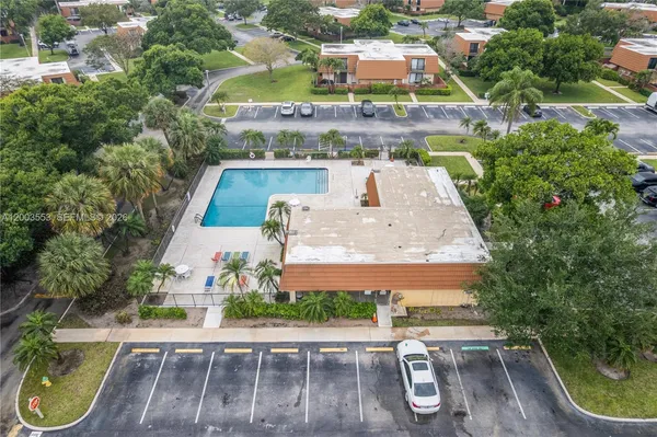 $289,000 | 2971 Southwest 11th Place North, Deerfield Beach, FL 33442