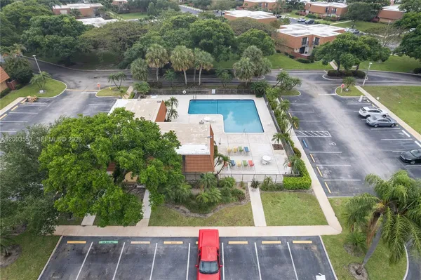 $289,000 | 2971 Southwest 11th Place North, Deerfield Beach, FL 33442