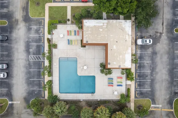 $289,000 | 2971 Southwest 11th Place North, Deerfield Beach, FL 33442