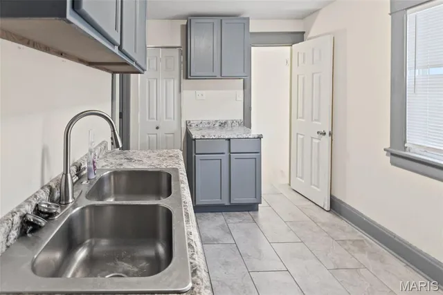 $94,000 | 725 Park Drive, Alton, IL 62002