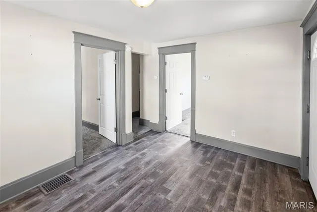 $94,000 | 725 Park Drive, Alton, IL 62002