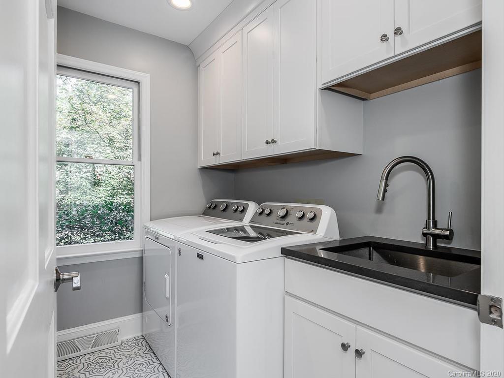5641 Hillingdon Road Charlotte, NC 28226 - Photo 12 of 30 Gallery Image 12