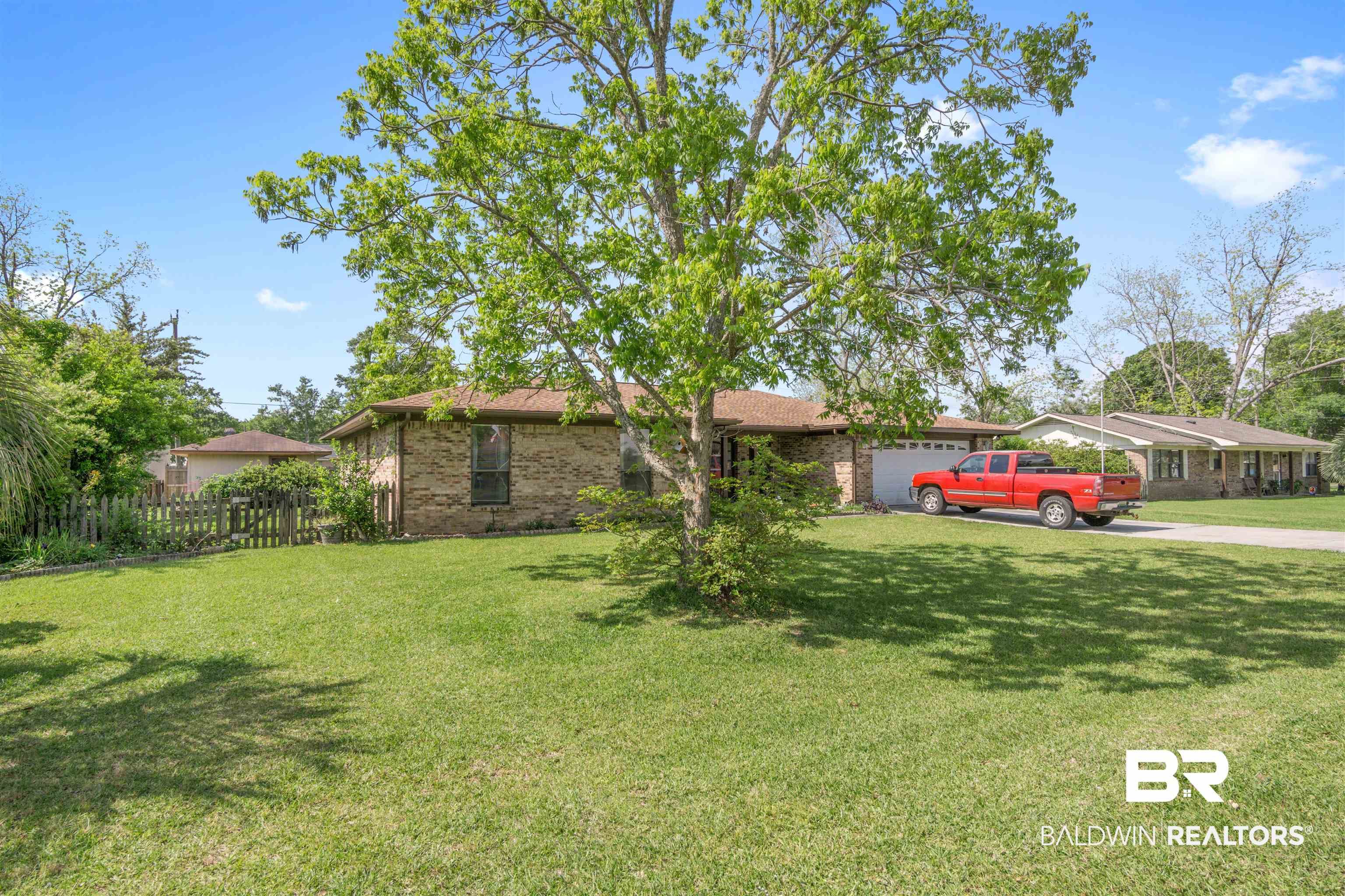 604 East Verbena Avenue Foley, AL 36535 - Photo 2 of 25
