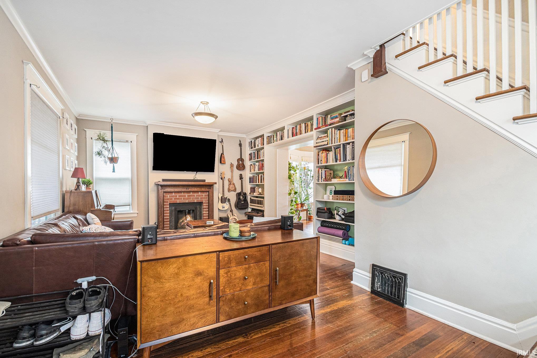 1069 Riverside Drive South Bend, IN 46616 - Photo 4 of 36