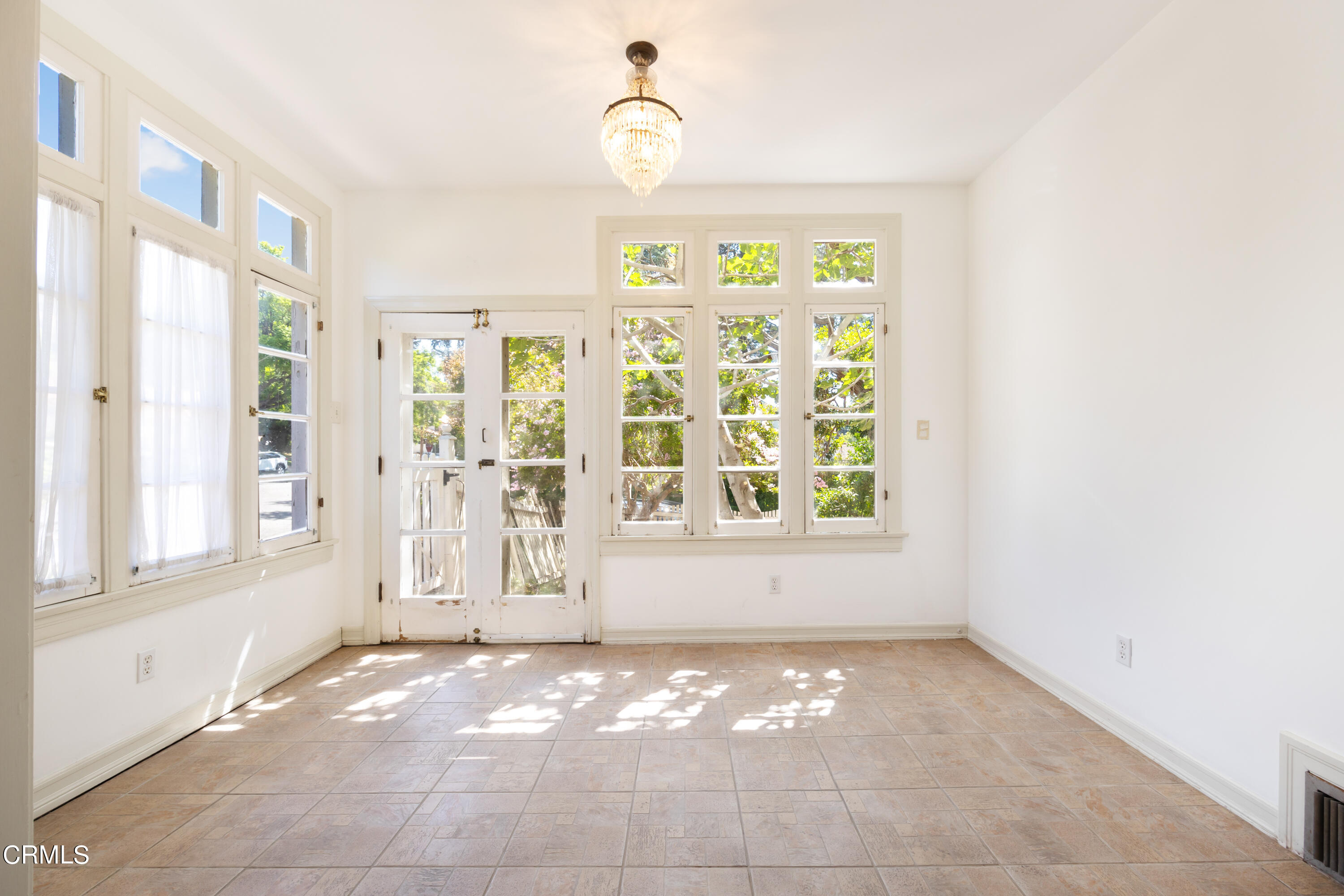 430 West Kenneth Road Glendale, CA 91202 - Photo 12 of 73 HIGH RES-18