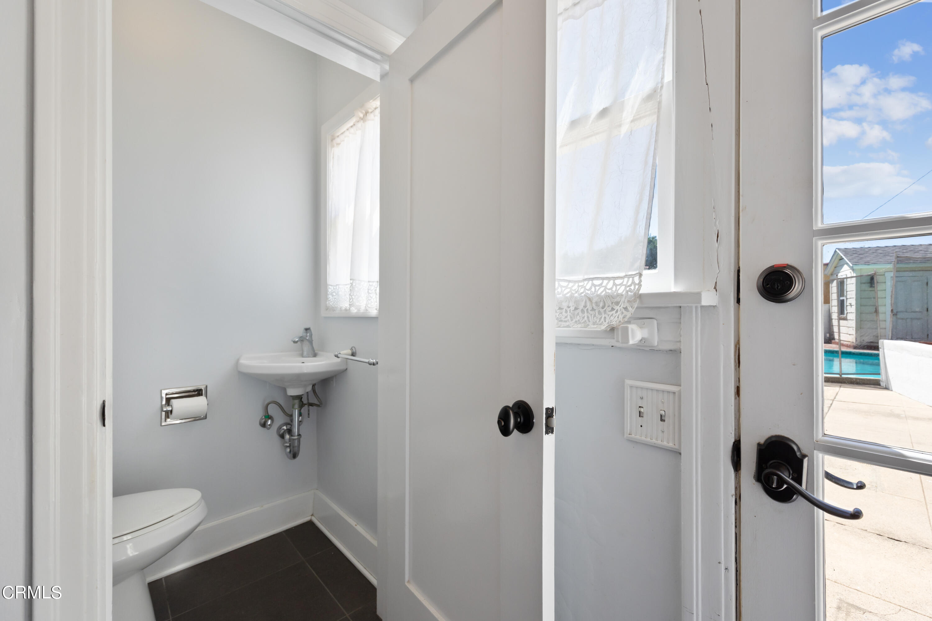 430 West Kenneth Road Glendale, CA 91202 - Photo 49 of 73 a bathroom with a toilet and a shower