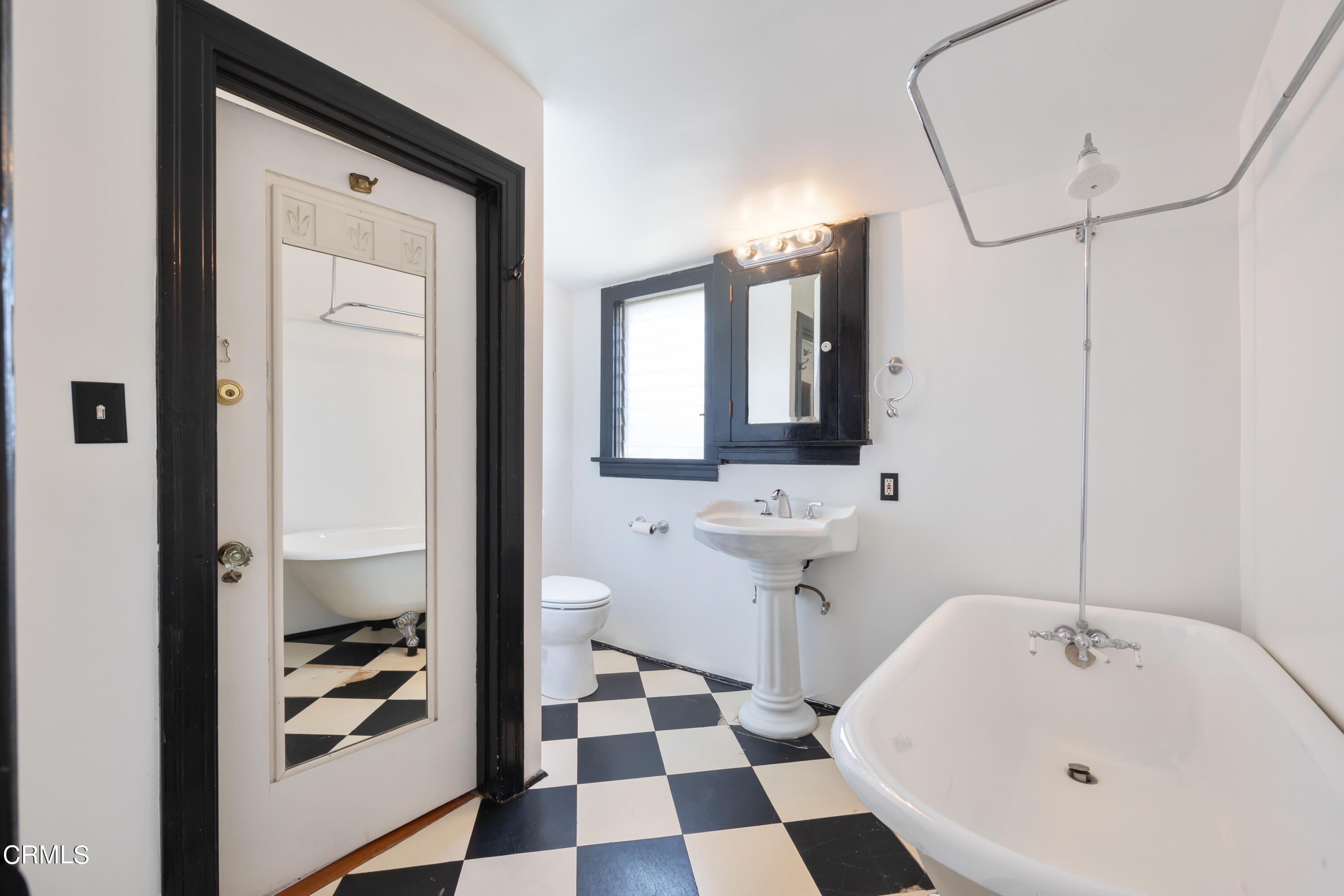 430 West Kenneth Road Glendale, CA 91202 - Photo 60 of 73 a bathroom with a sink a toilet and shower