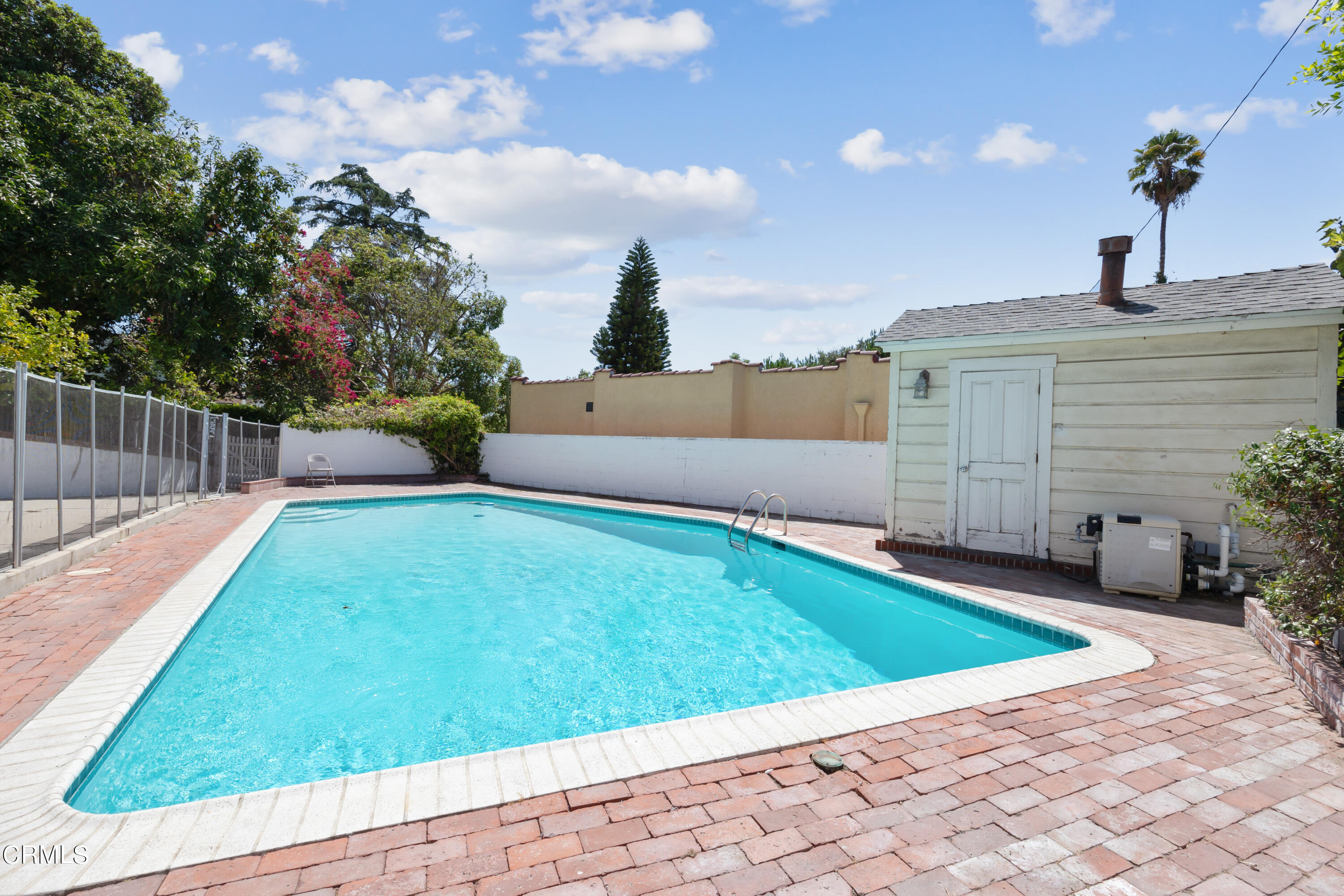 430 West Kenneth Road Glendale, CA 91202 - Photo 70 of 73 a view of a backyard with a garden
