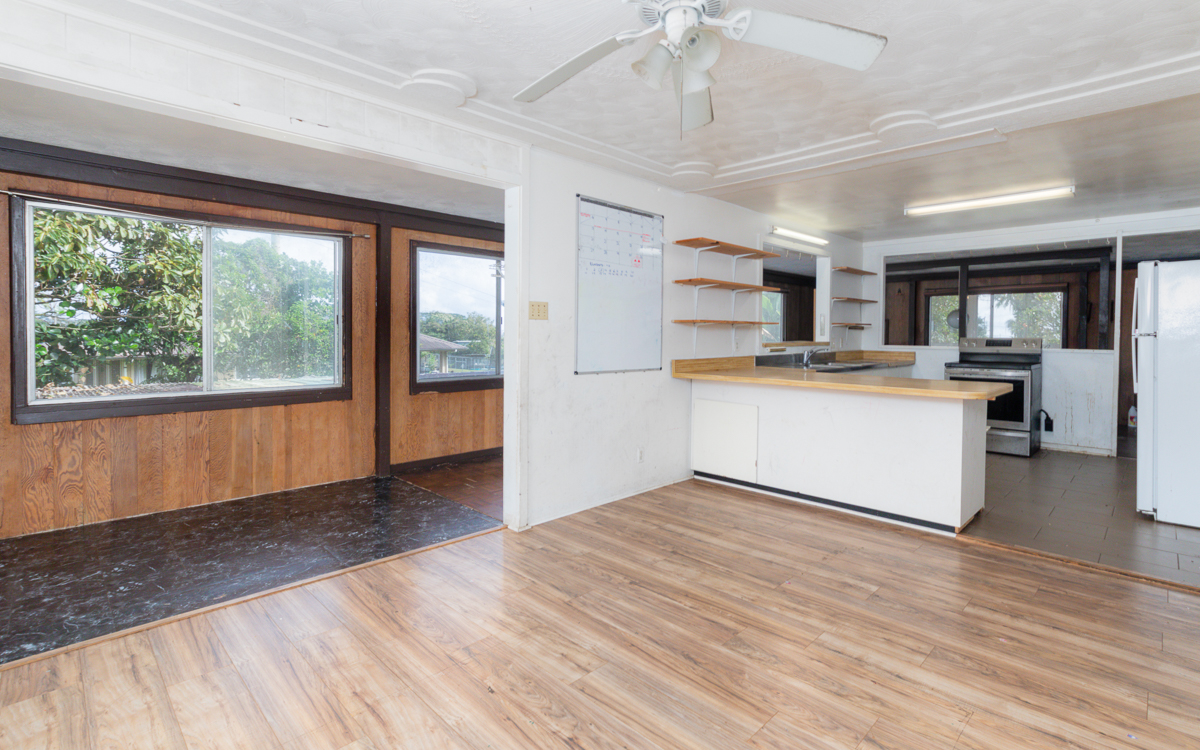 17-251 Volcano Road Keaau, HI 96749 - Photo 6 of 28 a view of a kitchen with microwave and cabinets