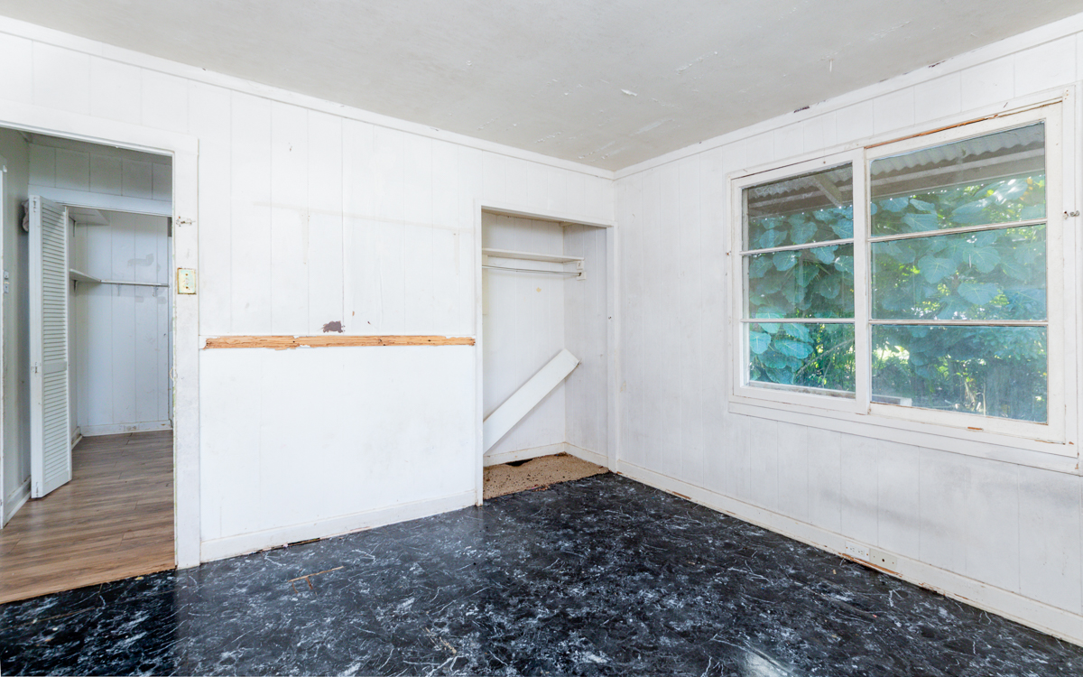17-251 Volcano Road Keaau, HI 96749 - Photo 9 of 28 a view of a room with a window