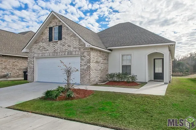 $2,500 | 7126 Kenilworth Crossing Avenue, Baton Rouge, LA 70820