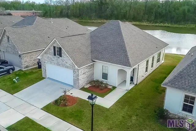 $2,500 | 7126 Kenilworth Crossing Avenue, Baton Rouge, LA 70820