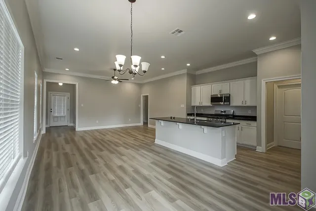 $2,500 | 7126 Kenilworth Crossing Avenue, Baton Rouge, LA 70820