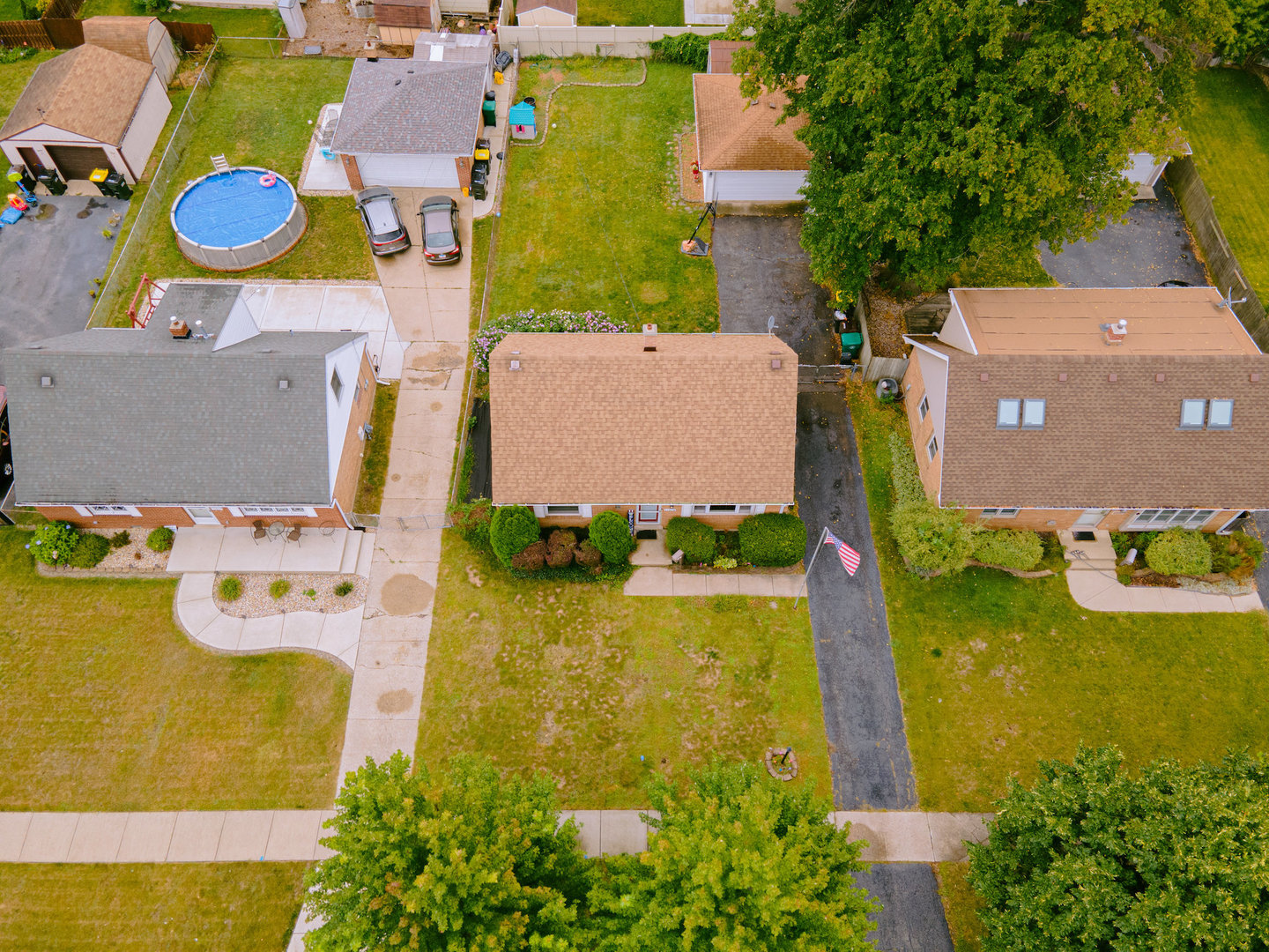11015 Massasoit Avenue Chicago Ridge, IL 60415 - Photo 23 of 24 an aerial view of a house with swimming pool yard and outdoor seating