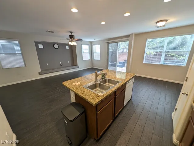 $1,995 | 7570 Dobroyd Drive, Las Vegas, NV 89179