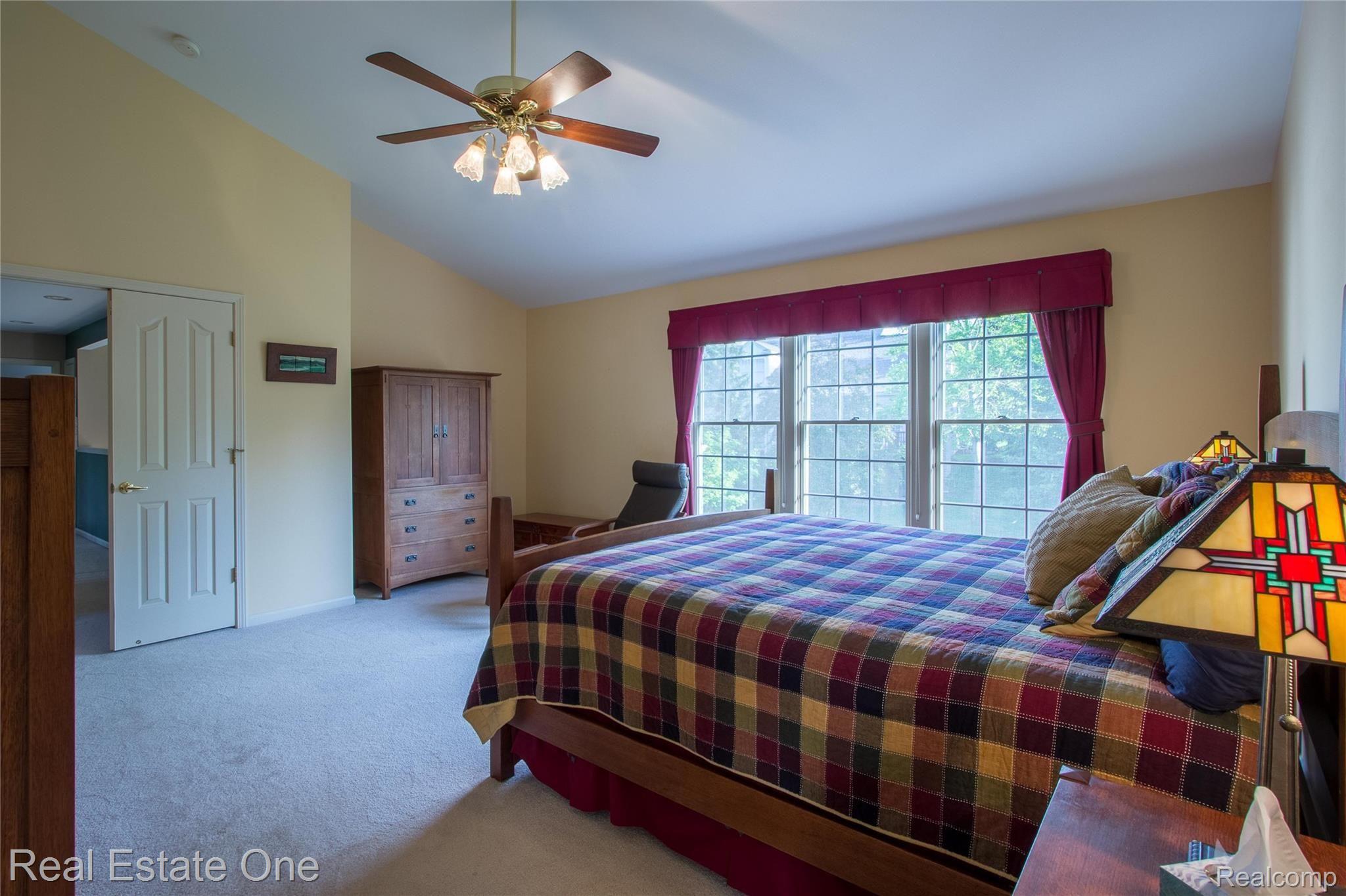 900 Loggers Circle Rochester, MI 48307 - Photo 19 of 24 logger Master bedroom 2.jpg