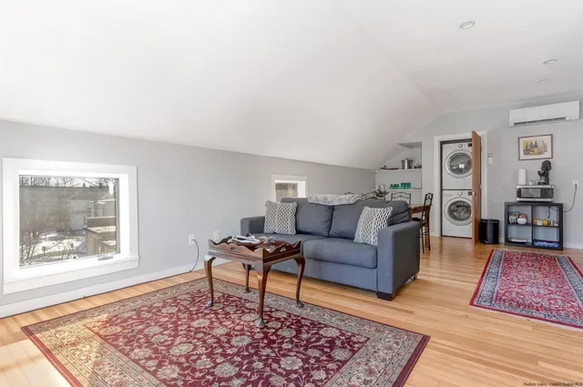 $1,800,000 | 17 Mill Hill Road, Woodstock, NY 12498