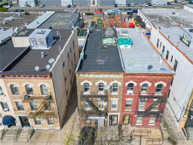 a picture of a city view