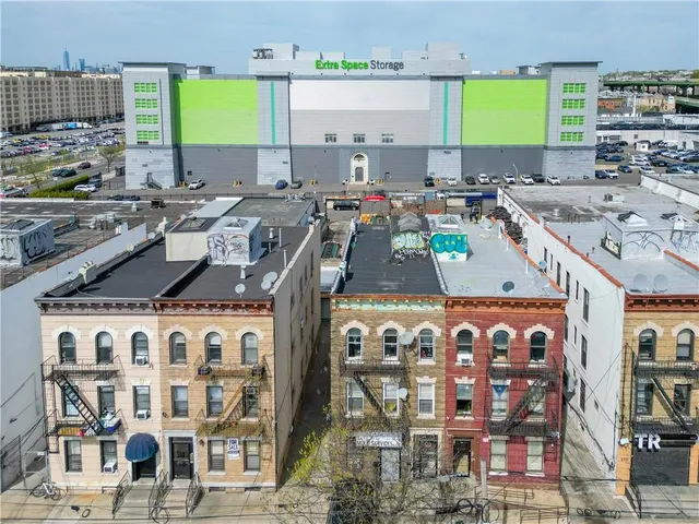 a picture of city view