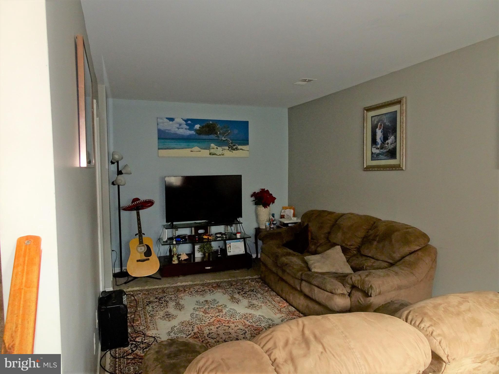 9746 Hagel Circle, Unit E Lorton, VA 22079 - Photo 3 of 18 Living Room