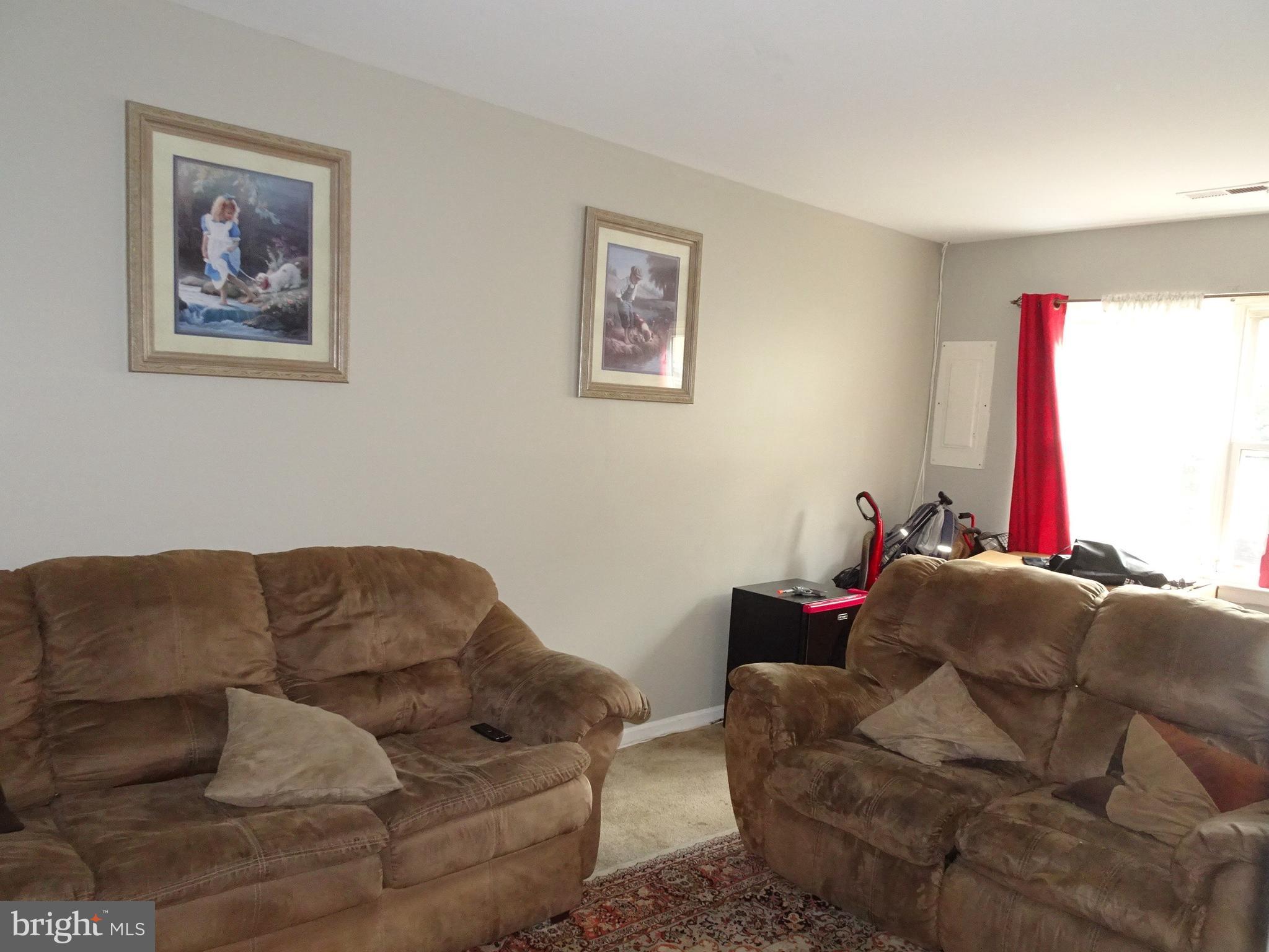 9746 Hagel Circle, Unit E Lorton, VA 22079 - Photo 4 of 18 Living Room
