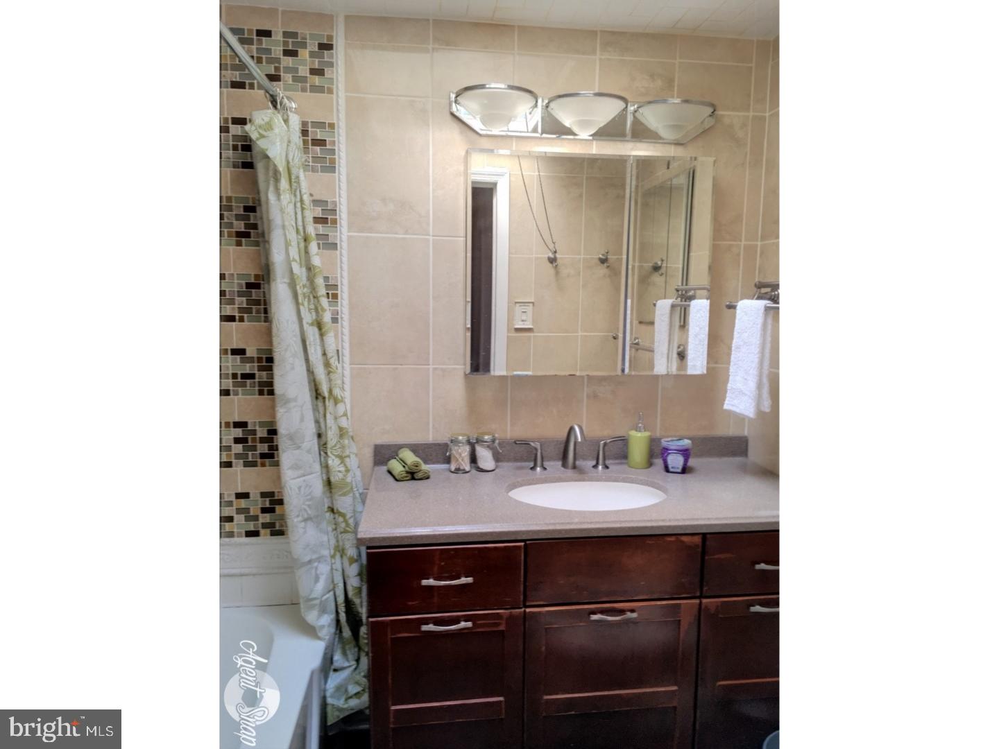 2055 Kent Road Folcroft, PA 19032 - Photo 13 of 16 Bathroom