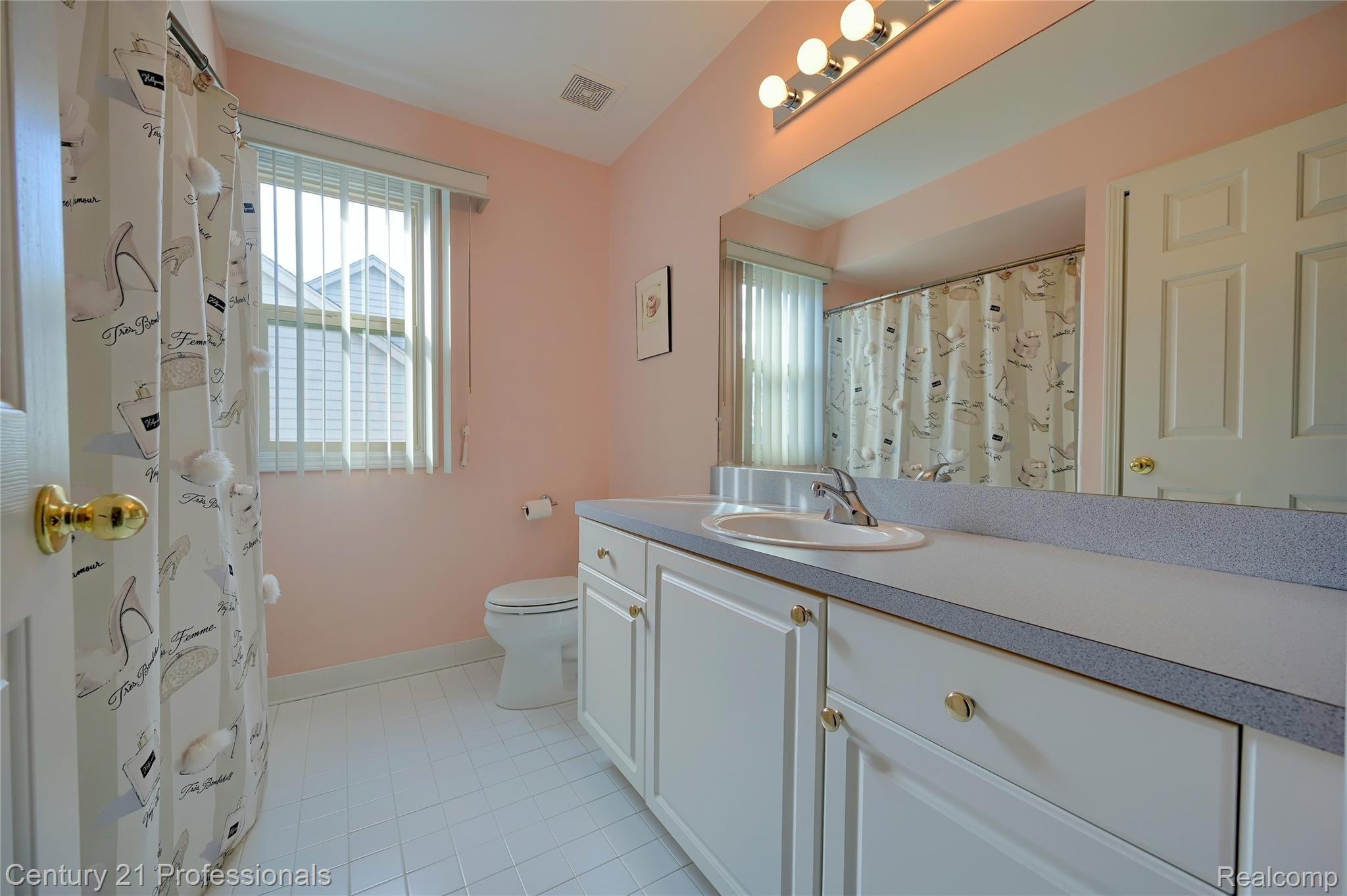 889 Rambling Drive Rochester, MI 48307 - Photo 28 of 45 31-Bathroom.jpg