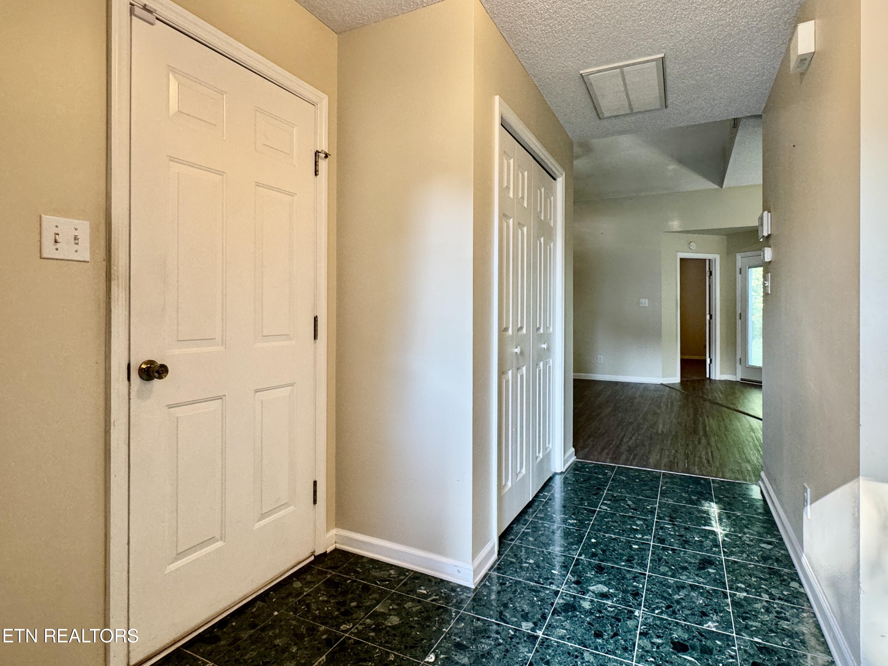 3319 Laurel View Road Knoxville, TN 37917 - Photo 8 of 36 10